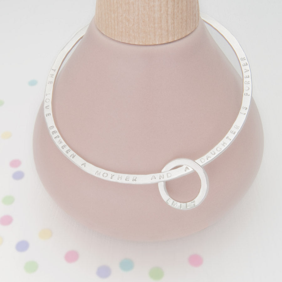 The love between a mother and daughter is forever bangle